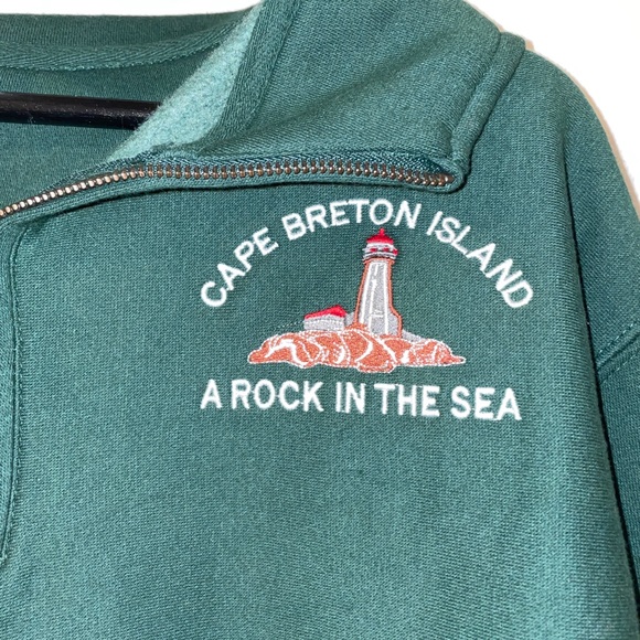 Brand new crewneck - Picture 2 of 4